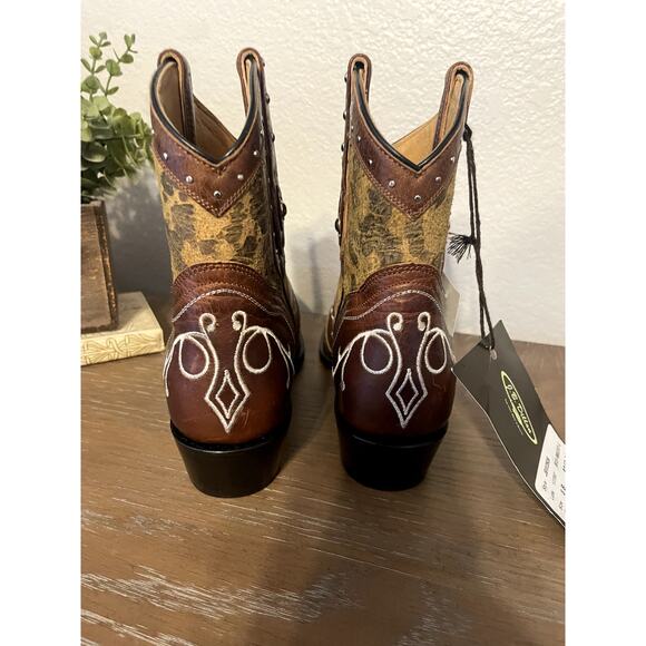 NWT J.B. Dillon Leather Studded Buckle Ankle Boots Size 8B - Picture 7 of 9